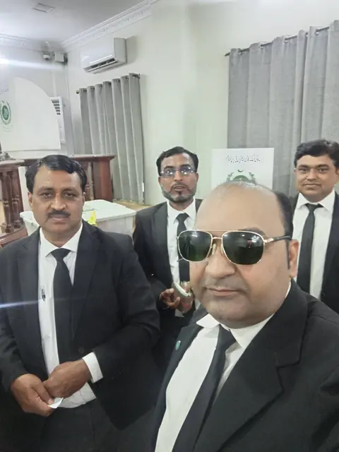 With fellow advocates during the High Court Bar elections